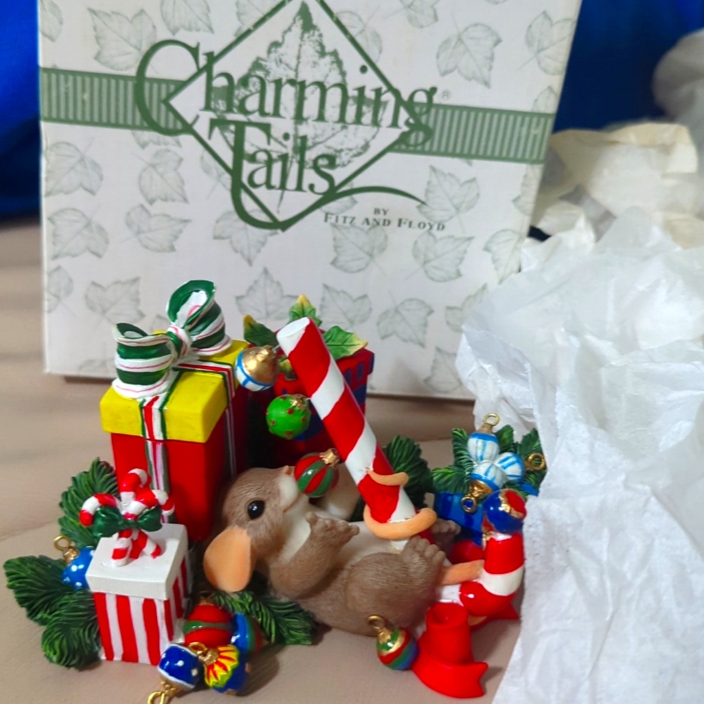 Charming Tails figurine collectible #87/168 May your Holiday with Hidden Charms.